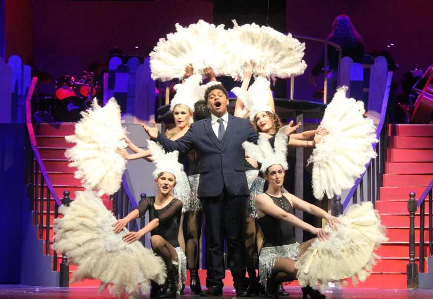 Victor Galarza plays lawyer Billy Flynn.