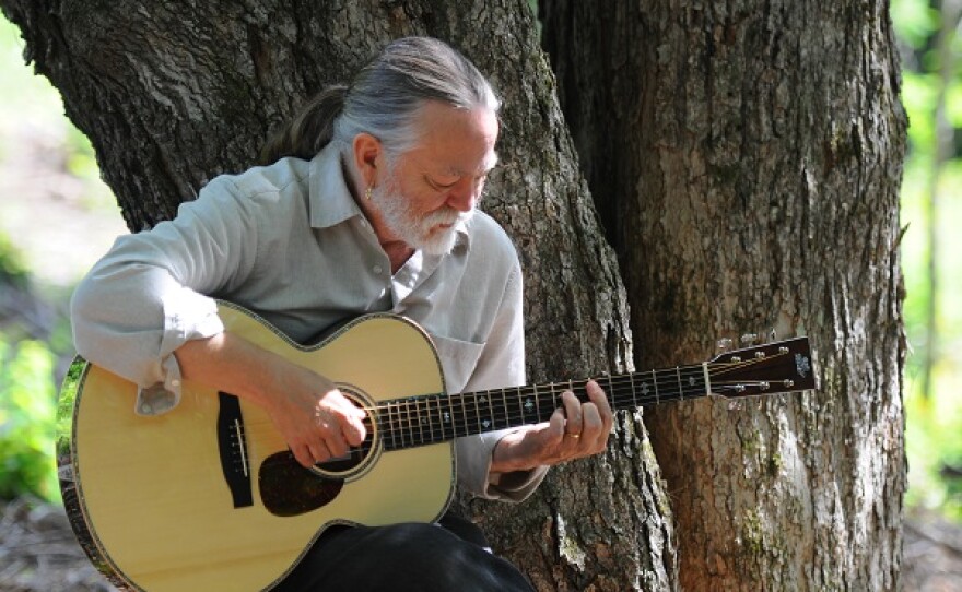 Image of blues musician Scott Ainslie