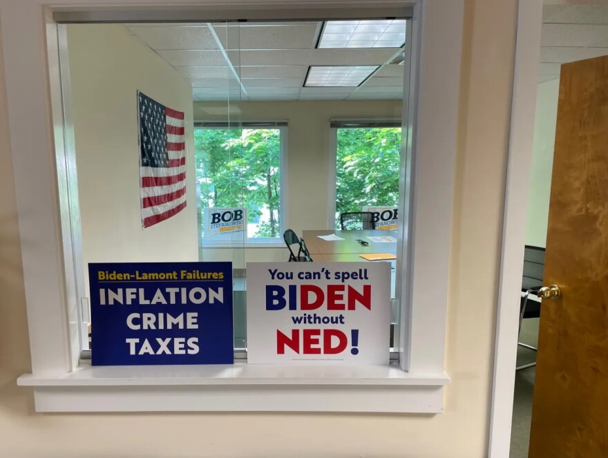 Signs in Stefanowski’s headquarters.