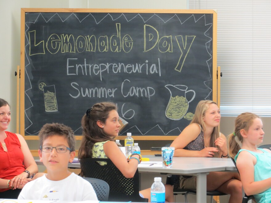 lemonade_stand_one_003_2.jpg