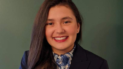 Ko'u Hopkins midshot