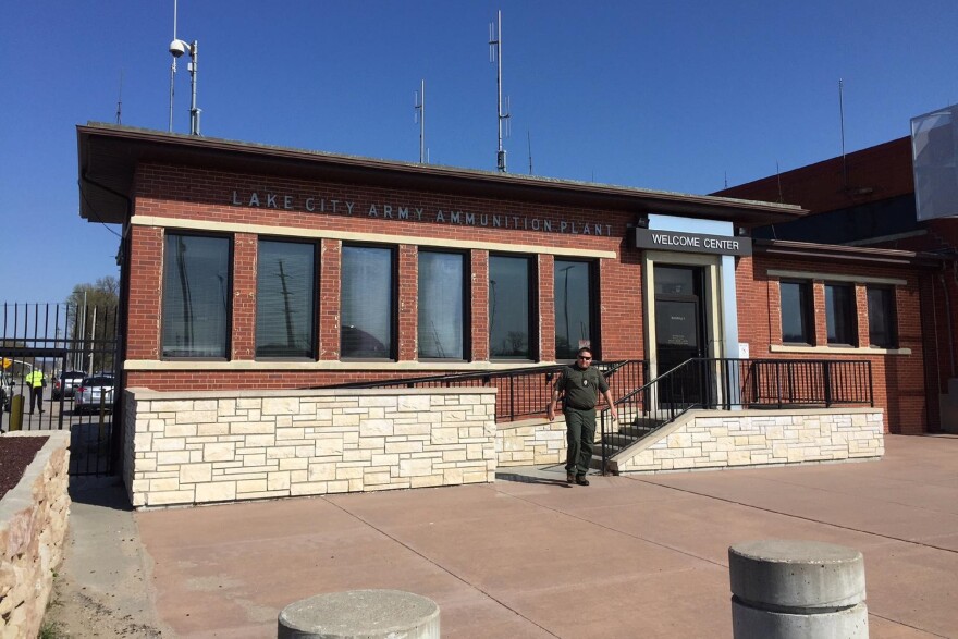 041117_LakeCityOffice-sam-zeff-kcur.jpg