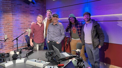 The Fabulous 413 is joined by band Socks in the Frying Pan for a live acoustic session.