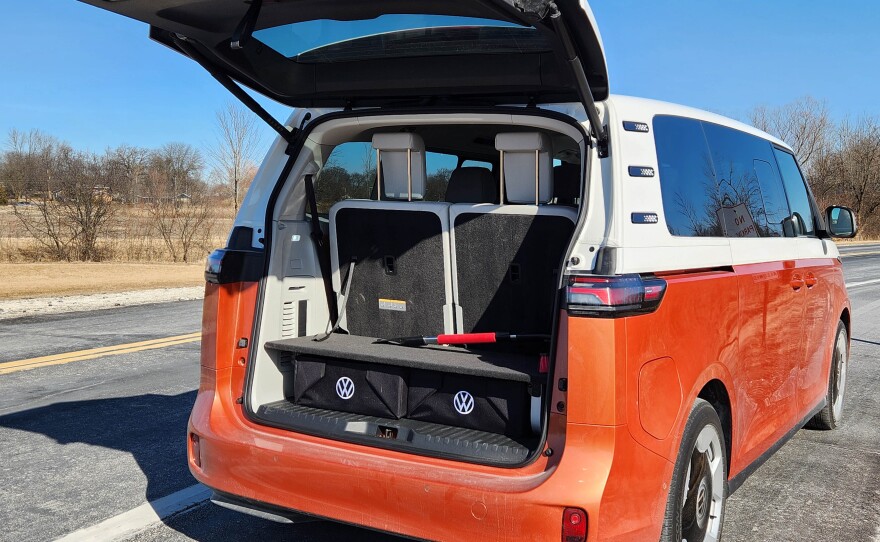 2025 Volkswagen ID.Buzz Pro S Plus 4Motion hatch