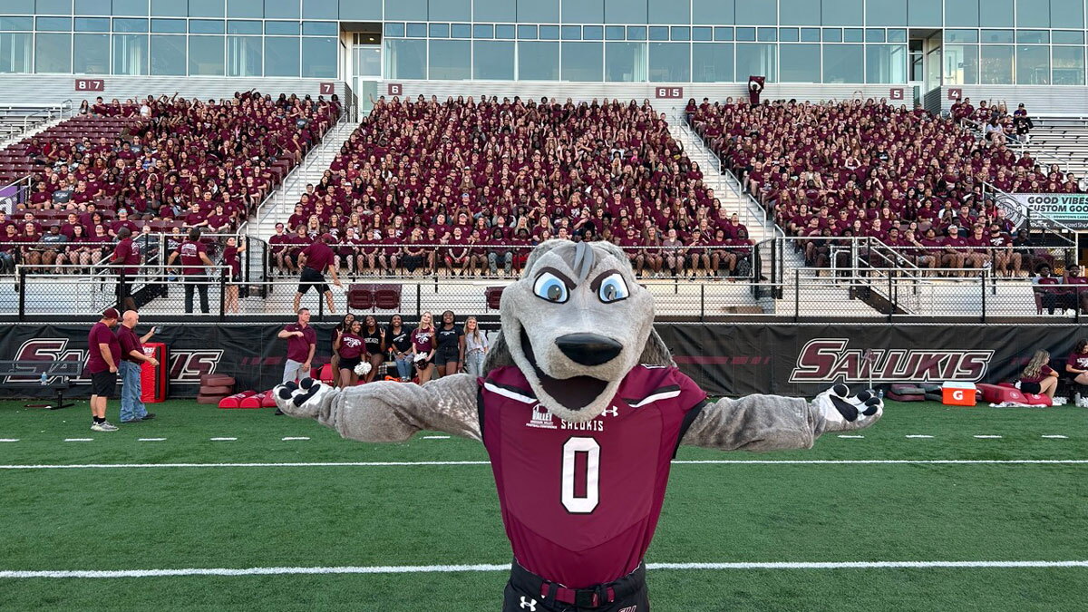 SIU Carbondale celebrates overall enrollment increase - Vimarsana News