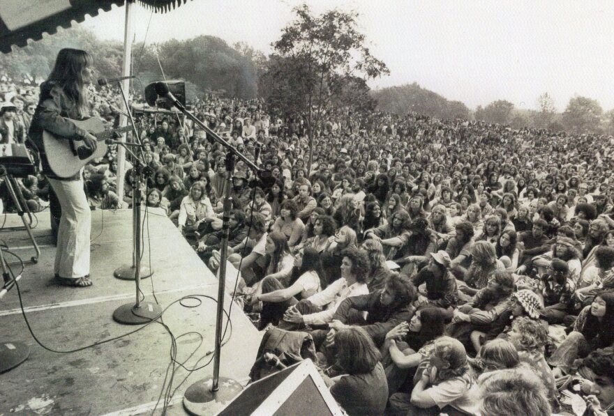 Joni Mitchell performing live