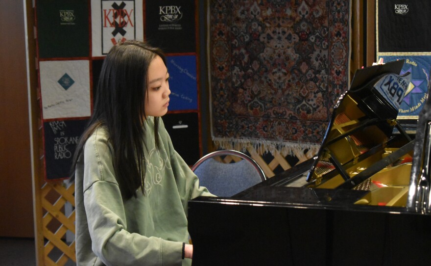 Richelle Shi on Piano