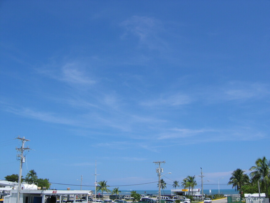 A photo of cirrus clouds over Florida.