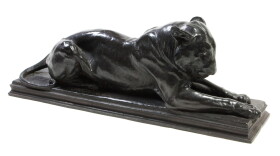 Eli Harvey mostly sculpted wild animals from close observation.