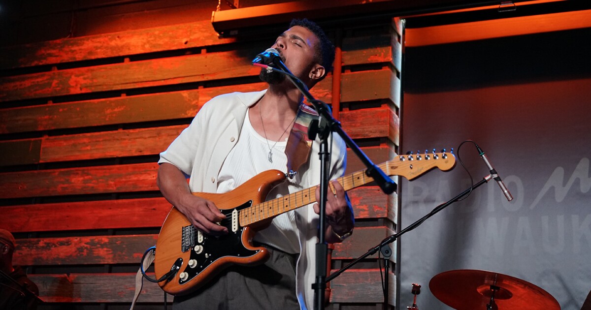 Studio Milwaukee Session: Devon Gilfillian