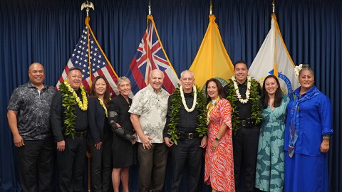 Honolulu Mayor Rick Blangiardi and Police Chief David Lazar (center) held a news conference announcing leadership changes to the Honolulu Police Department. Brandon Nakasato