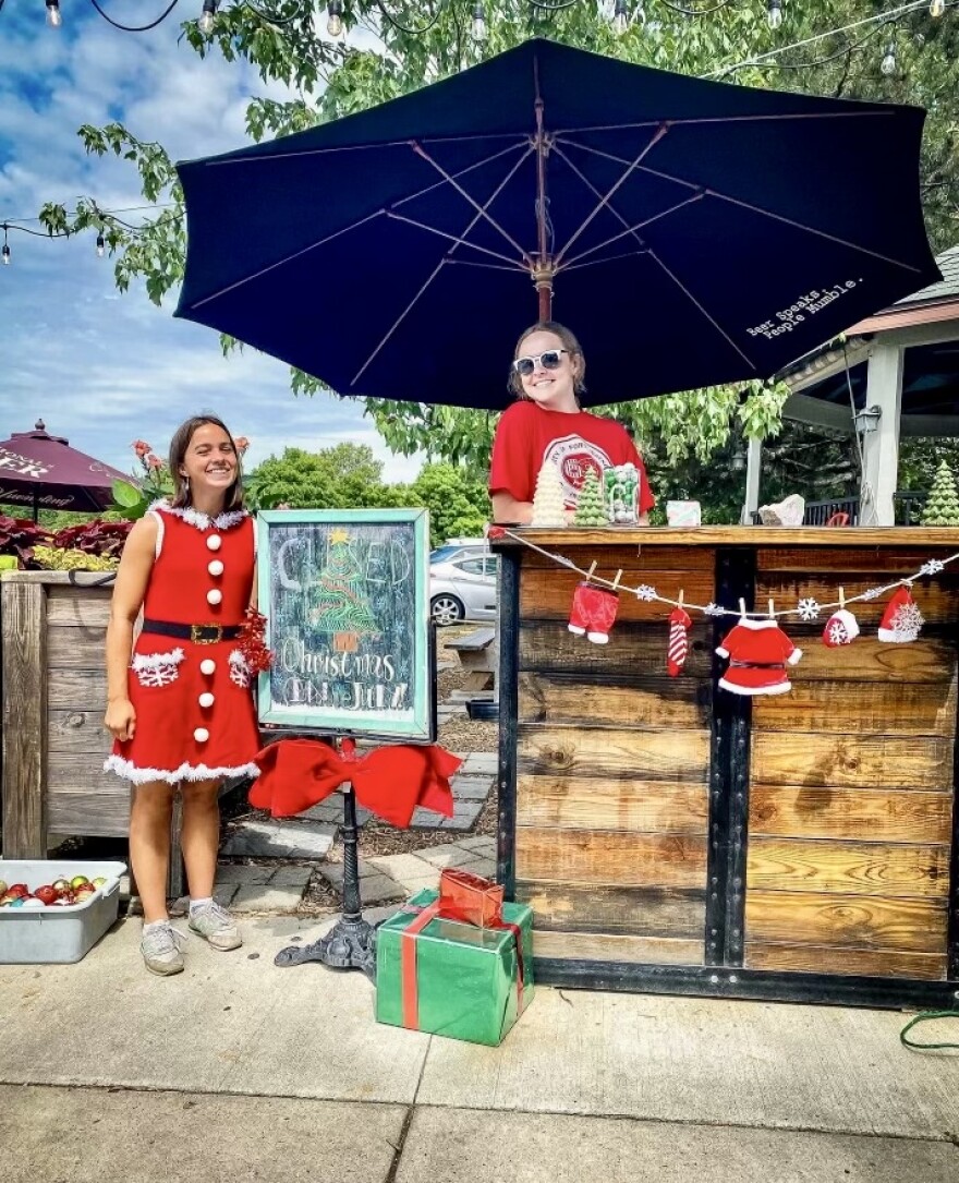 Christmas in July, deckside