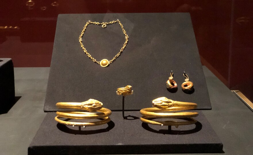 An exhibit about Pompeii before and after Vesuvius erupted comes to