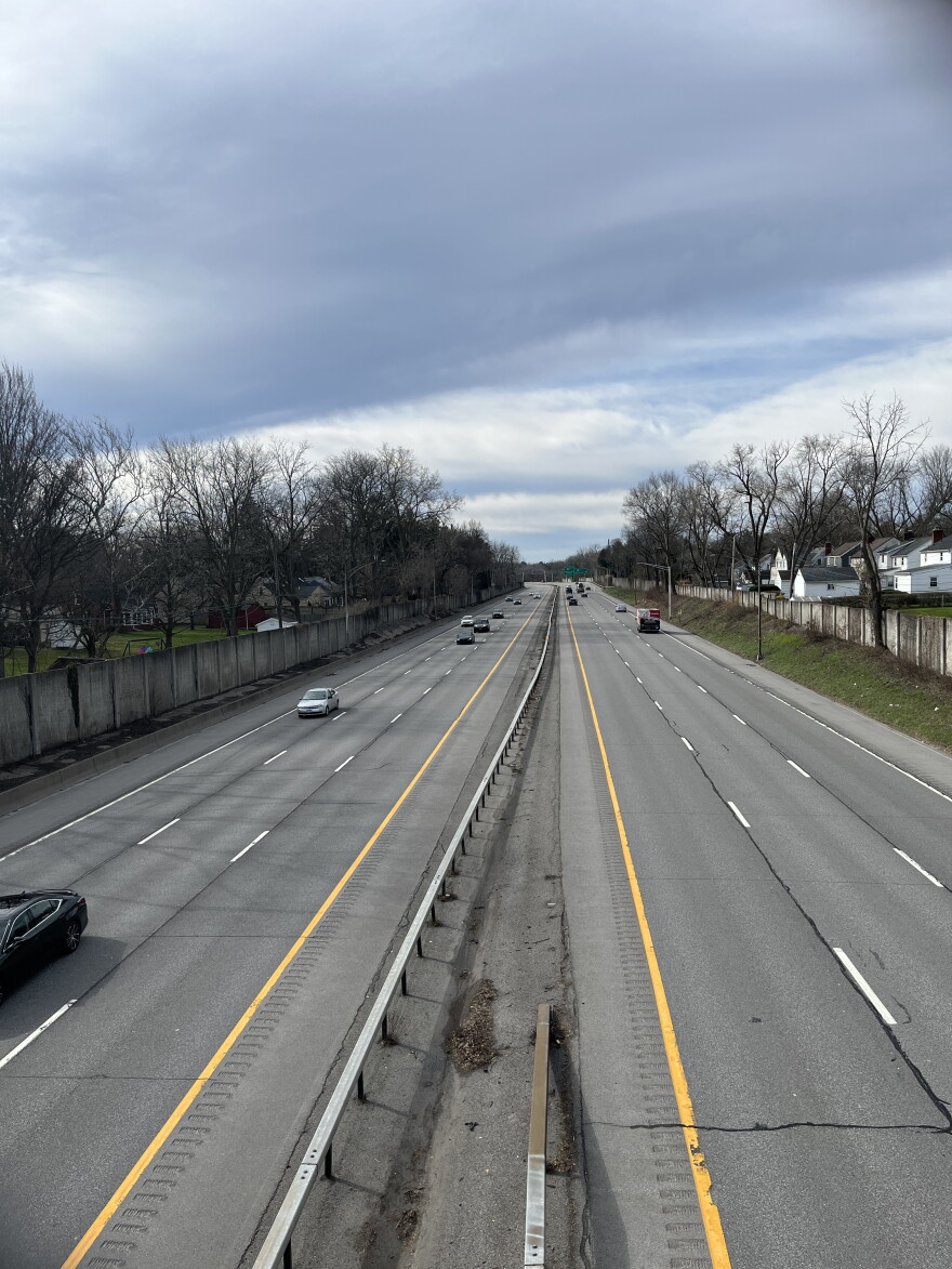 Here's 590 looking southbound at Elmwood on the morning of April 8, 2024.
