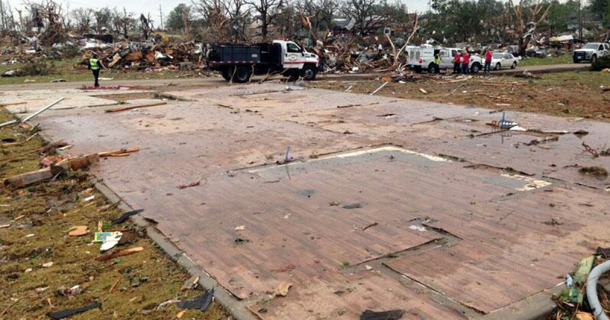 Clean Up in North Texas: 10 Tornadoes Struck Area Overnight | KUT Radio ...
