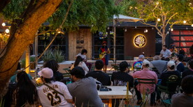 Musicians play at Uncommons.
