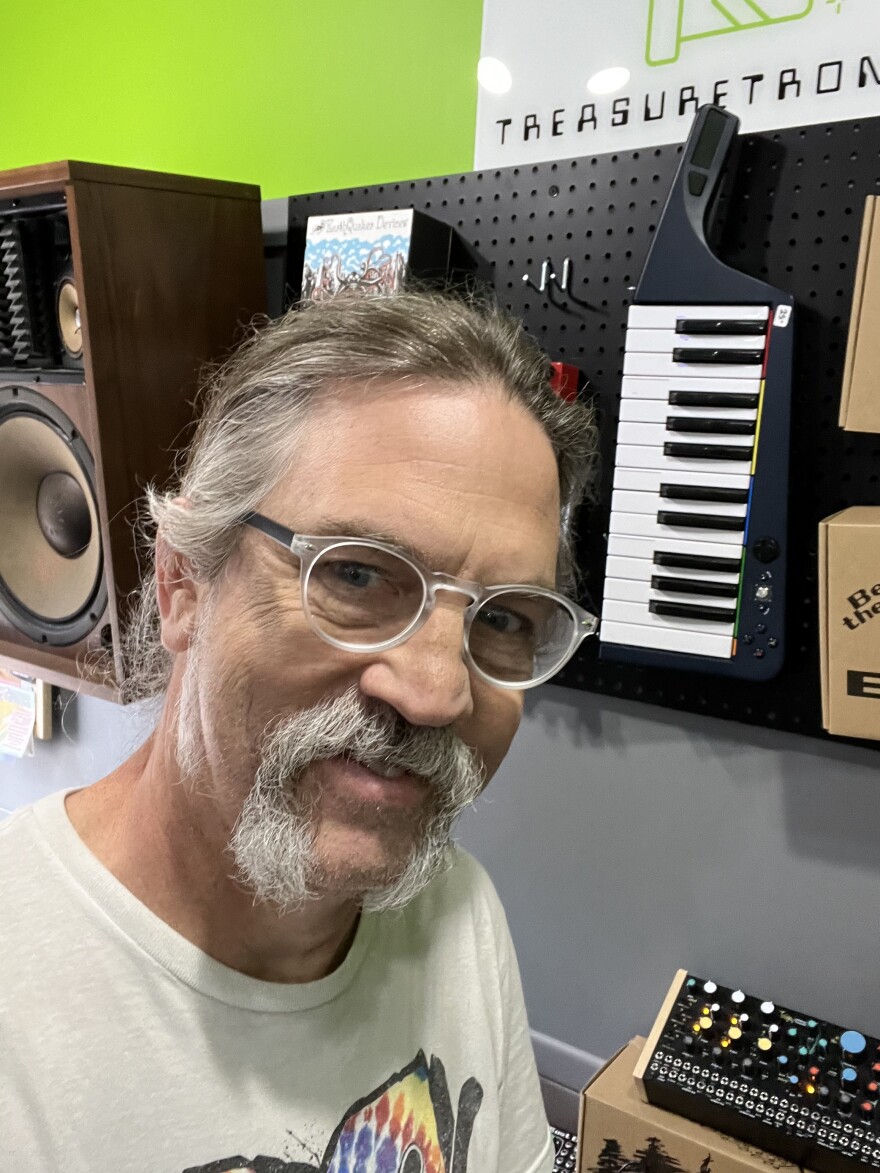John Hardig is the owner of Treasuretronics.