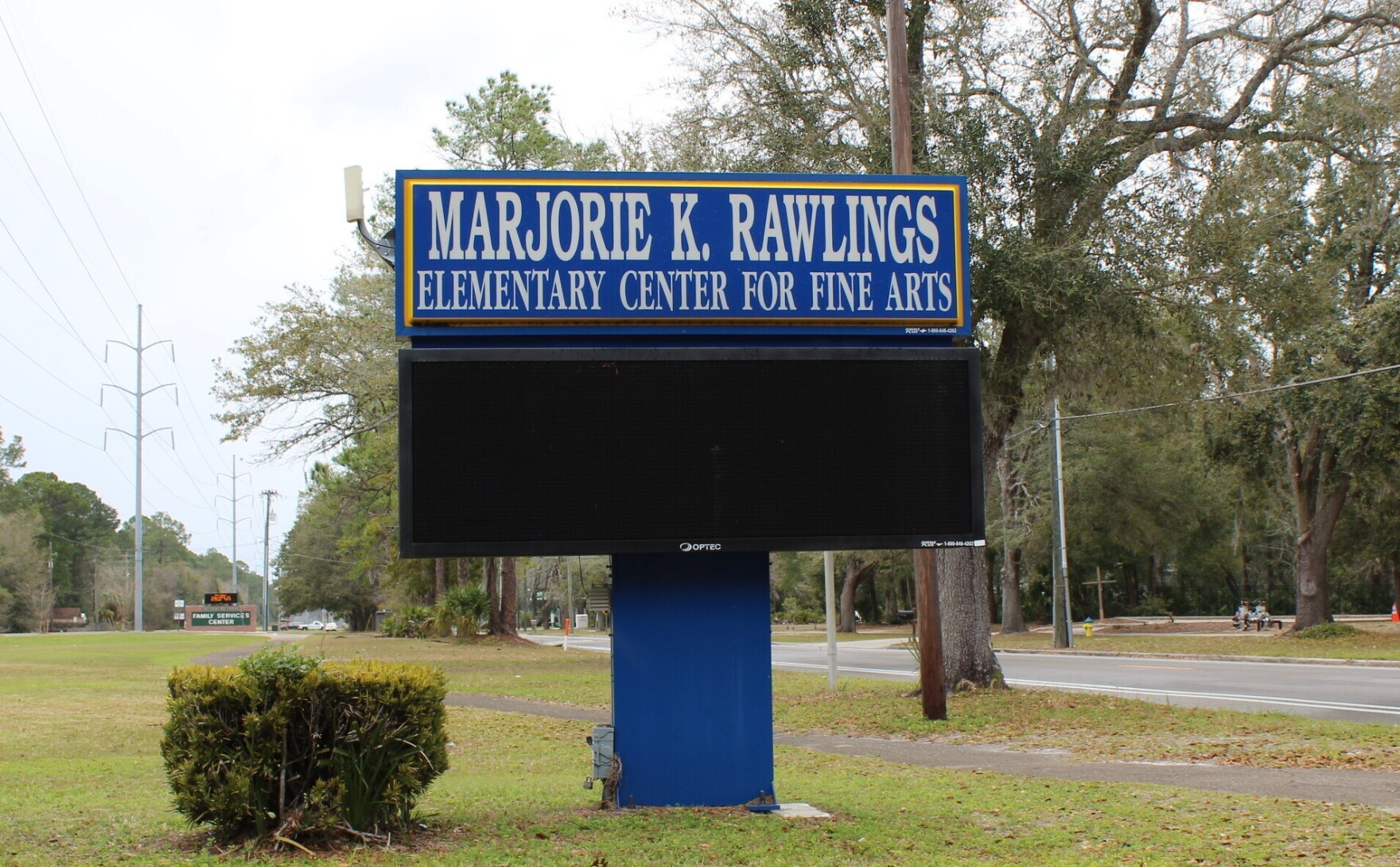 Two elementary schools yearround school pilot program; a third