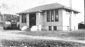 The Carnegie library in Clovis was built in 1914 and served that role until the 1970s. In recent years it has housed the Clovis Chamber of Commerce