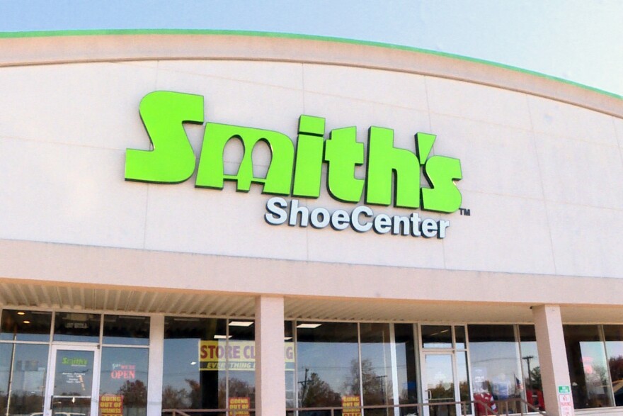 Smith's Shoe Center Storefront (Sean Hogan, WTIU/WFIU News)