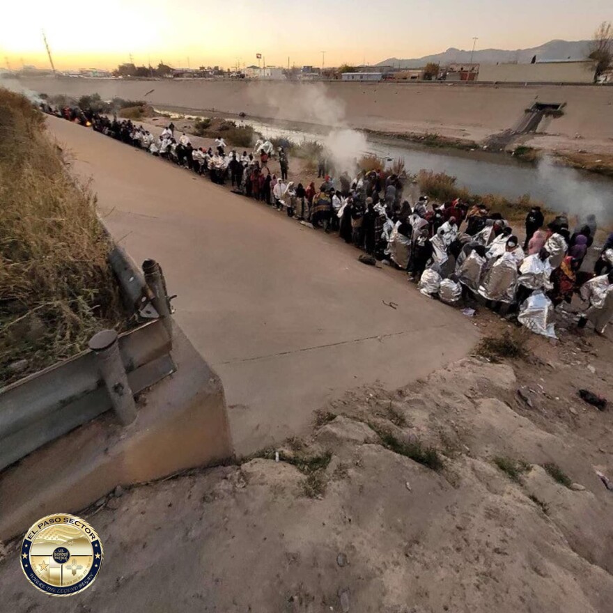 Thousands of migrants crossed into El Paso over the weekend from Ciudad Juarez, Chihuahua. 