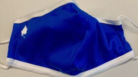 Students, staff and faculty will receive 2 masks from the univesity.
