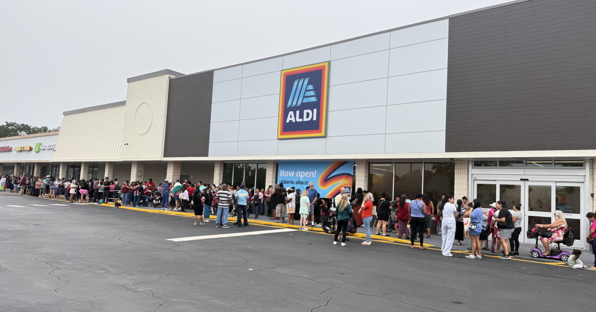 Food dessert officially over in Immokalee with opening of Winn Dixie replacement -- Aldi