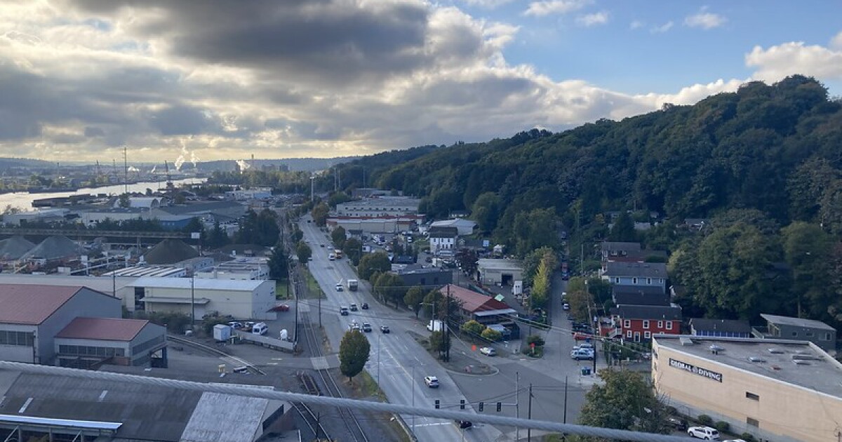 Can Seattle move Highway 99 out of this neighborhood?
