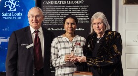 2020 Cairns Cup winner Humpy Koneru with St. Louis Chess Club co-founders Rex Sinquefield and Jeanne (Cairns) Sinquefield.