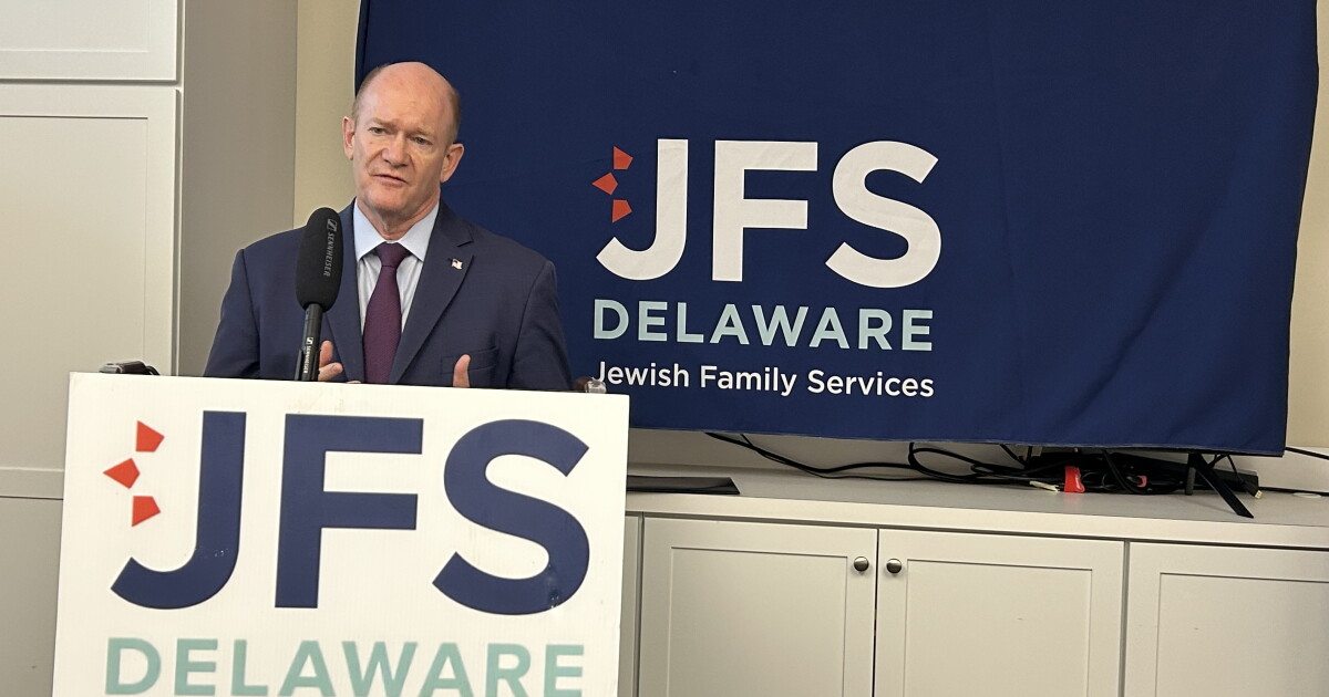 Coons decries federal immigration policies, celebrates work of Jewish Family Services to support refugees