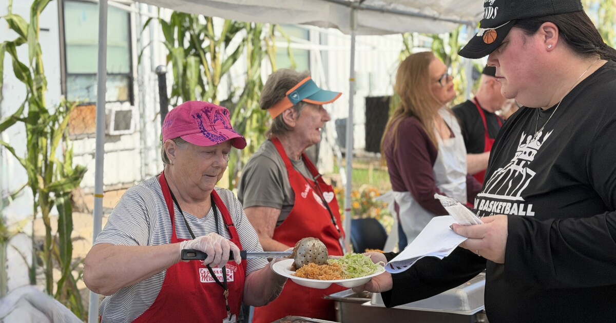 Community steps up to support Crossroads Rescue Mission's Thanksgiving meal effort