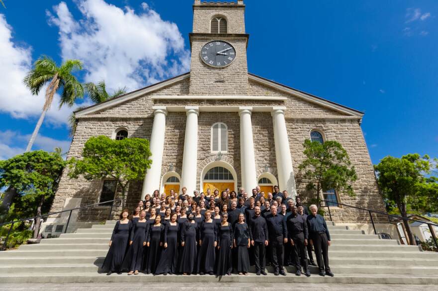 O'ahu Choral Society in front of Kawaiaha'o Church
