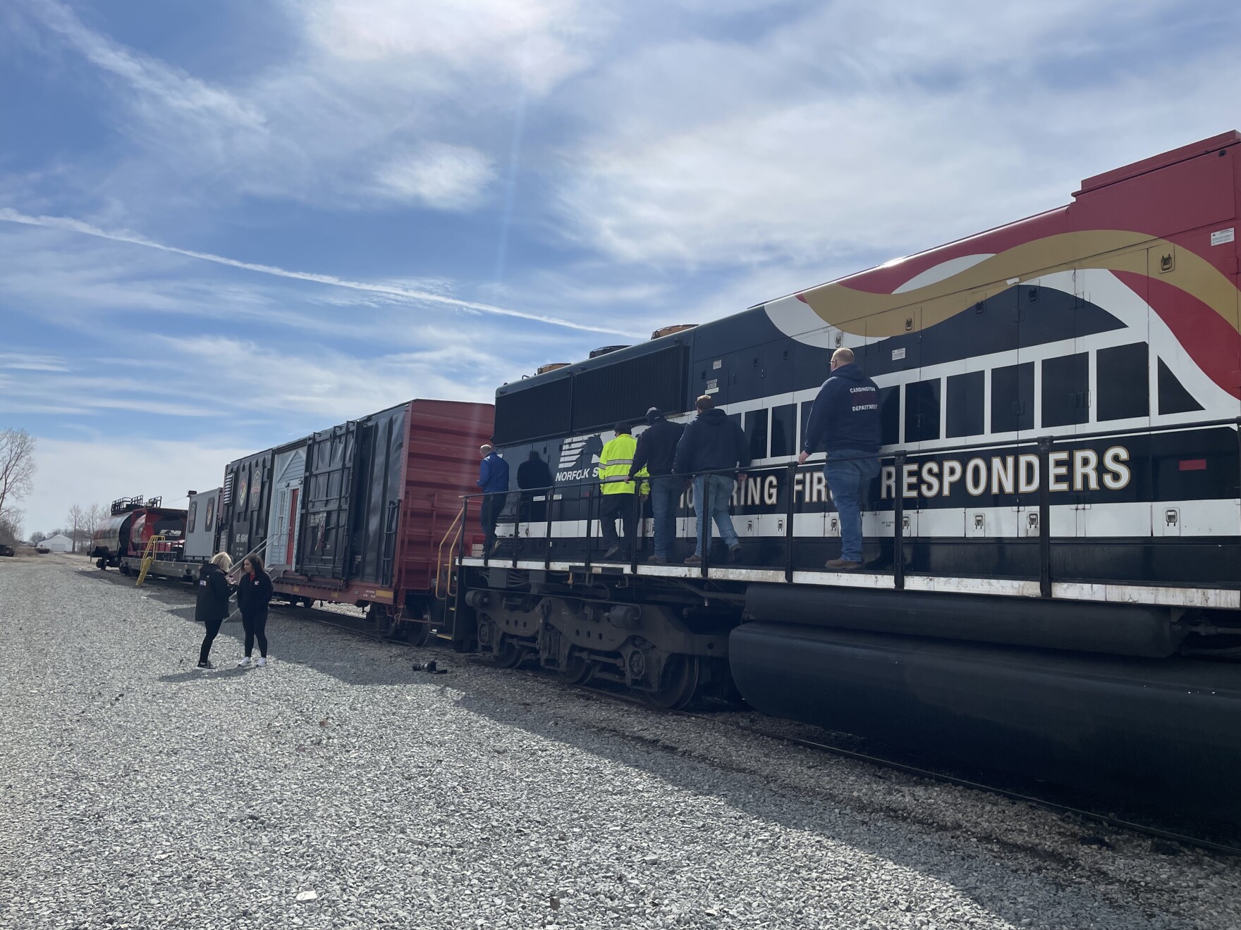 Norfolk Southern offers safety training for first responders after East(01)