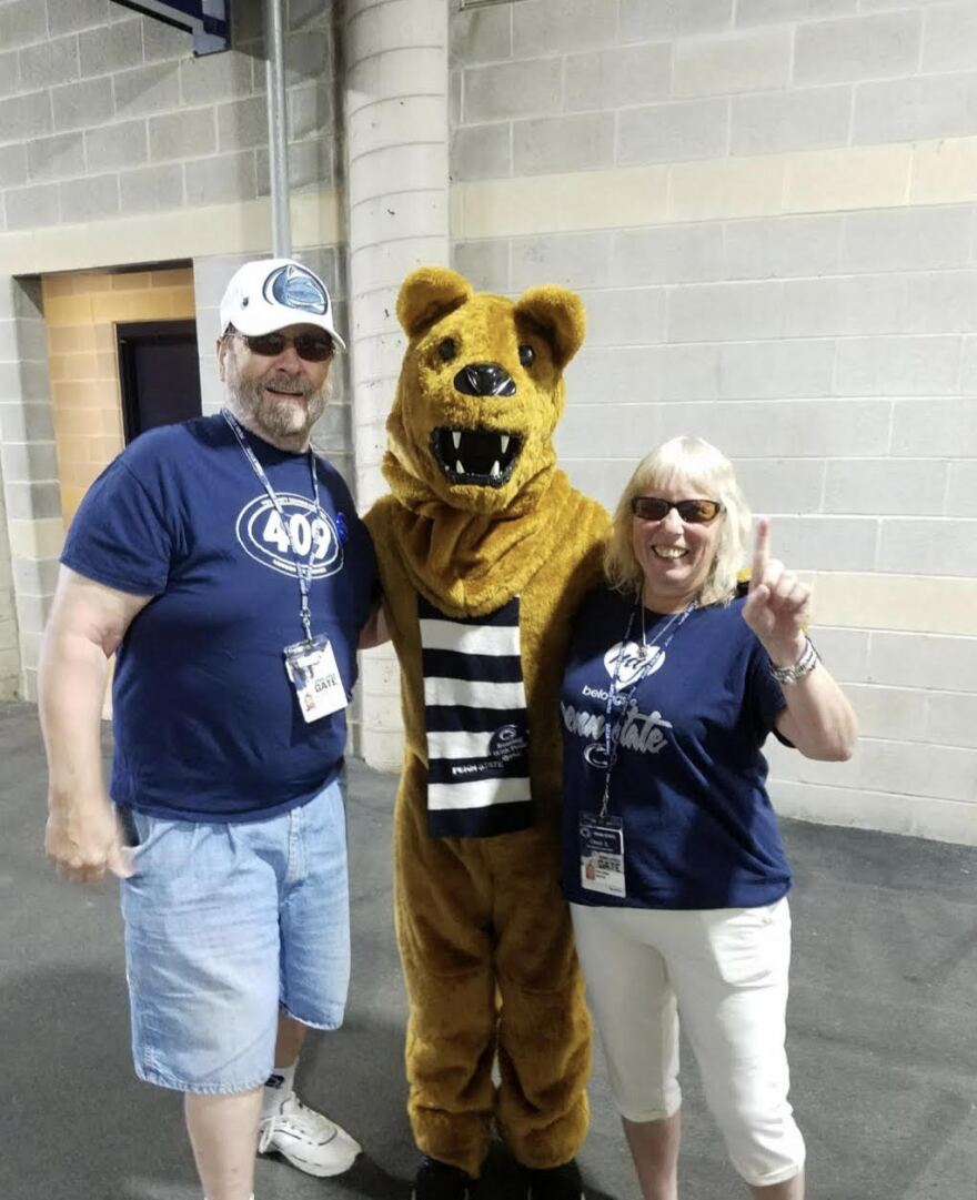 Ed Sirianni and his wife Cheryl with the Nittany Lion.