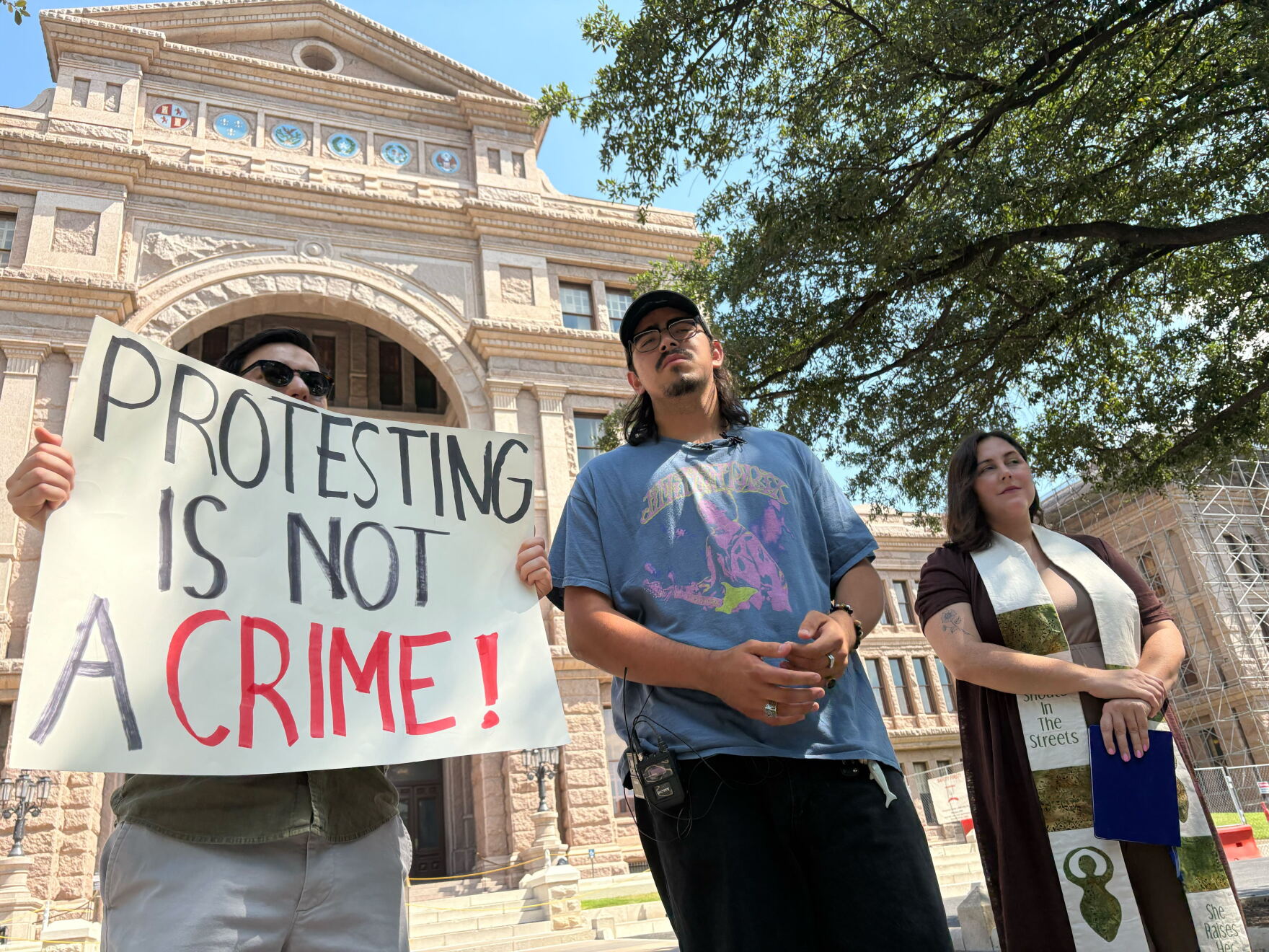 UT Austin students gather at Capitol to defend free speech | KUT Radio ...