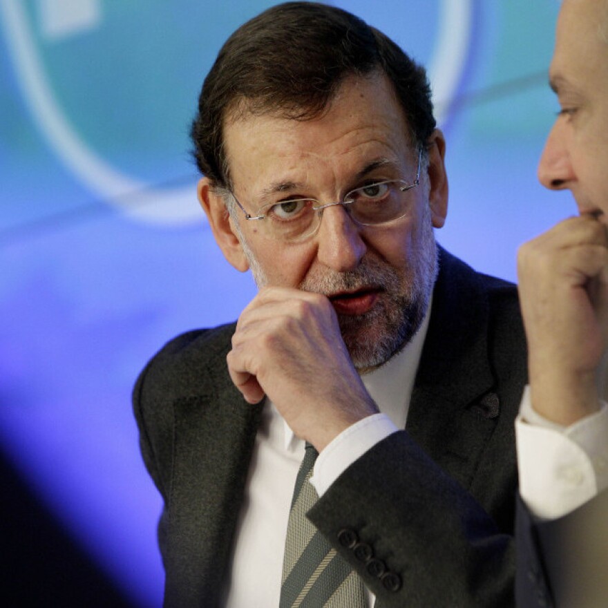 Spain's Prime Minister Mariano Rajoy has said his country will weather its current economic troubles and will not need a bailout.