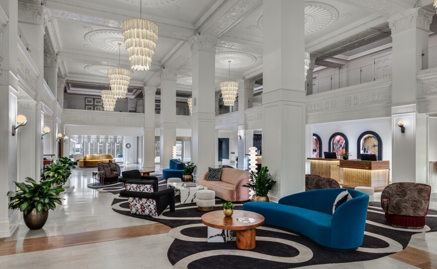 Gunter Hotel Lobby