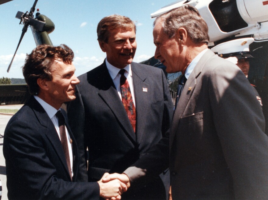 Image - Bush-Daschle-Mickelson.jpg