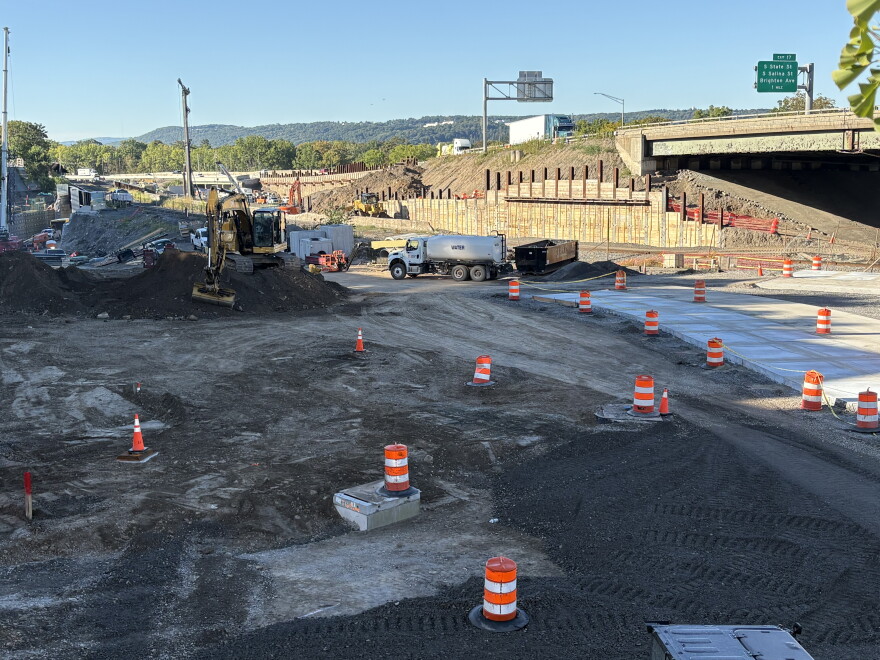 Northbound traffic will slow well before it enters the roundabout.