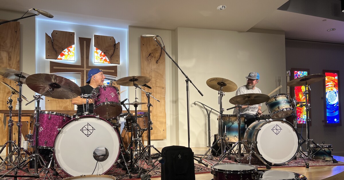 Drummer Gregg Bissonette jams with Harrisonburg musicians