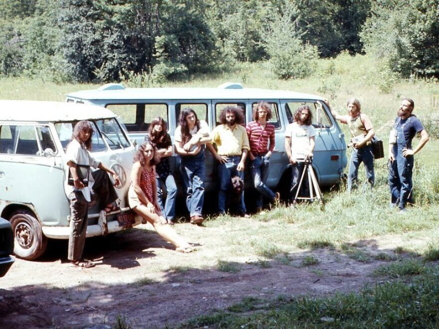 Videofreex including Parry Teasdale and David Cort, fourth and fifth from left, Bart Friedman, third from right, and Skip Blumberg, second from right, gathered in their Catskills town in 1973.