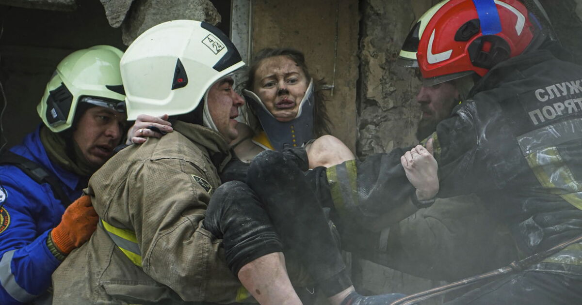 Death toll in Russian strike on Ukrainian building up to at least 35