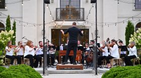 Daniel Wiley conducts the Boise Baroque Orchestra at the Chateau des Fleurs in 2025.