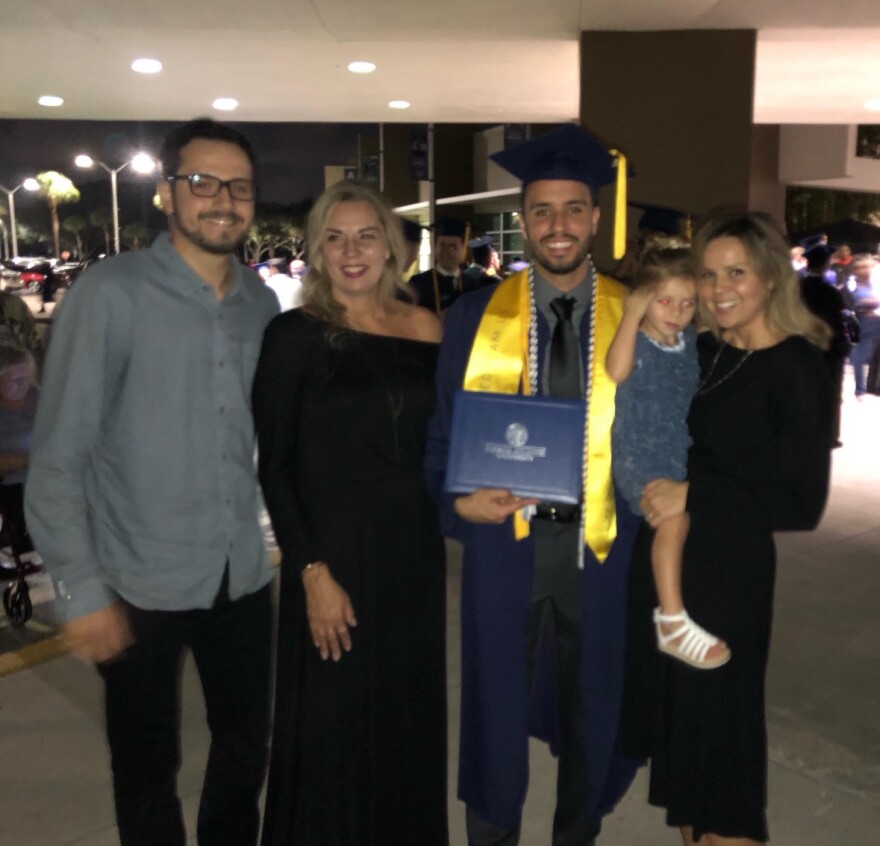Murilo Alves [third from the right] with his family at his college graduation.
