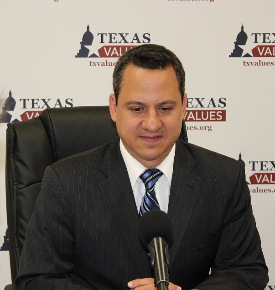 062615_saenz_0.jpg