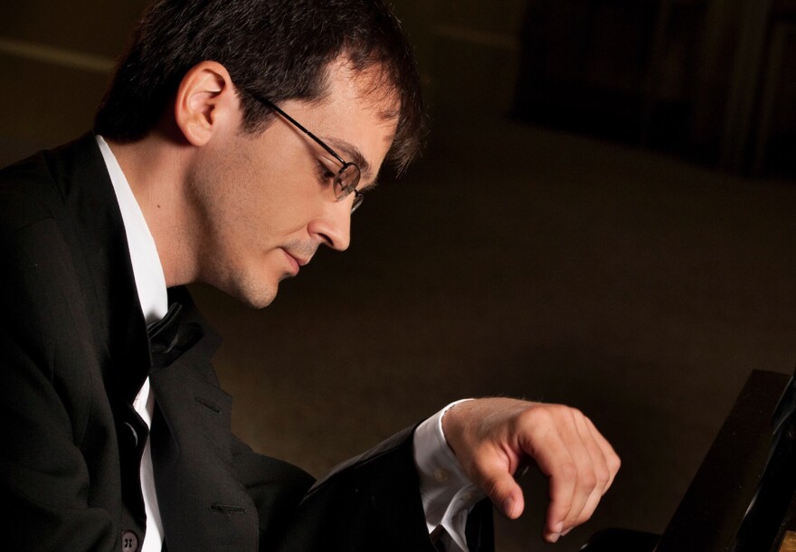 Pianist, Viktor Valkov