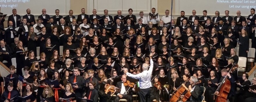 The Lexington Singers, conducted by Dr. Jeff Johnson perform.