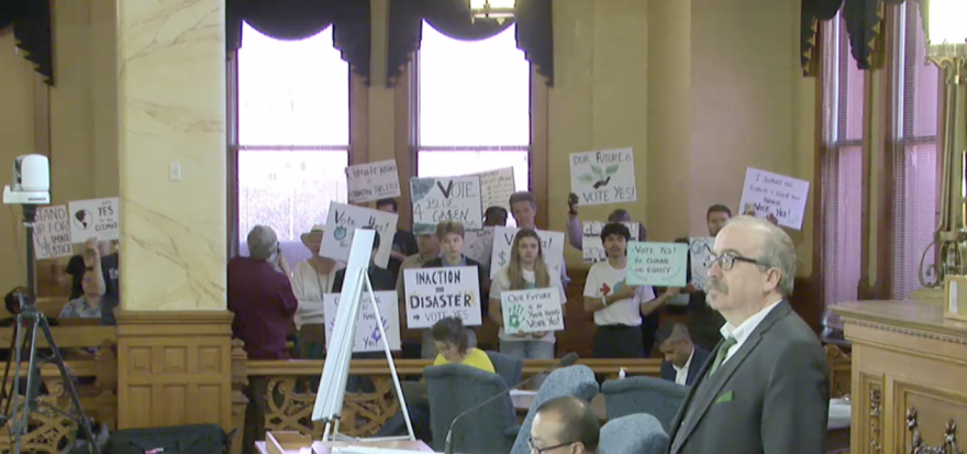 Citizens looked on as common council members cast their votes.