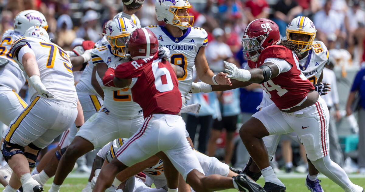 Alabama outshines East Carolina despite mistakes on the field
