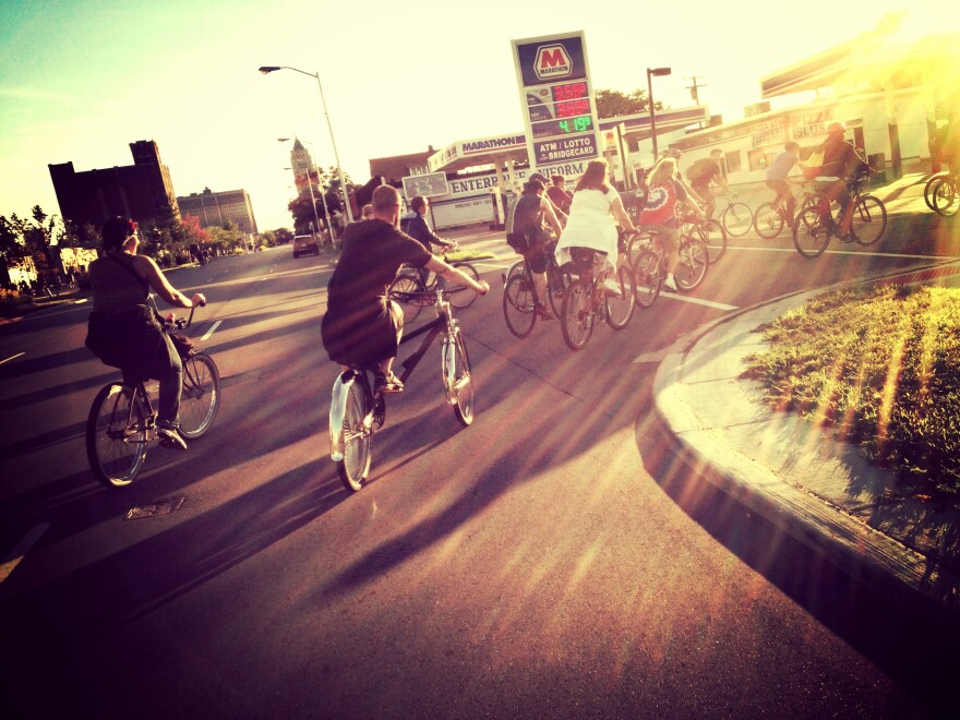 group bikeride in Detroit